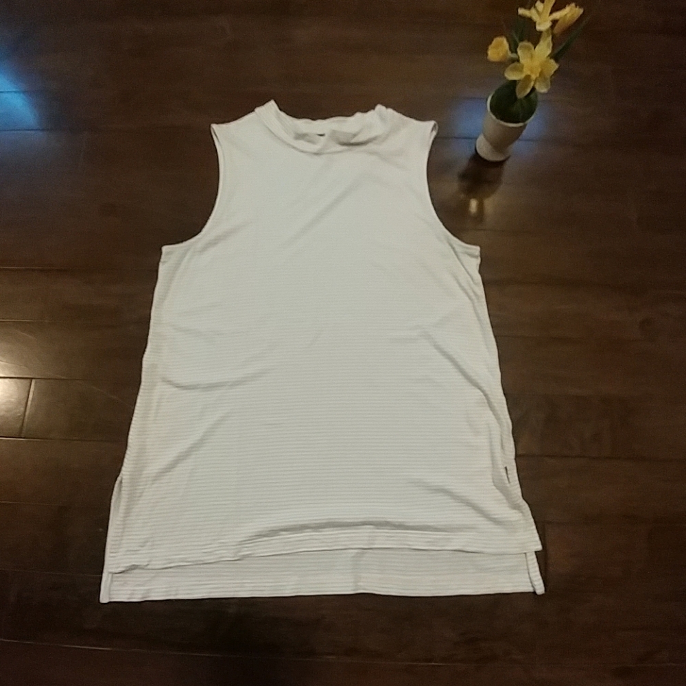 Sleeveless Turtleneck